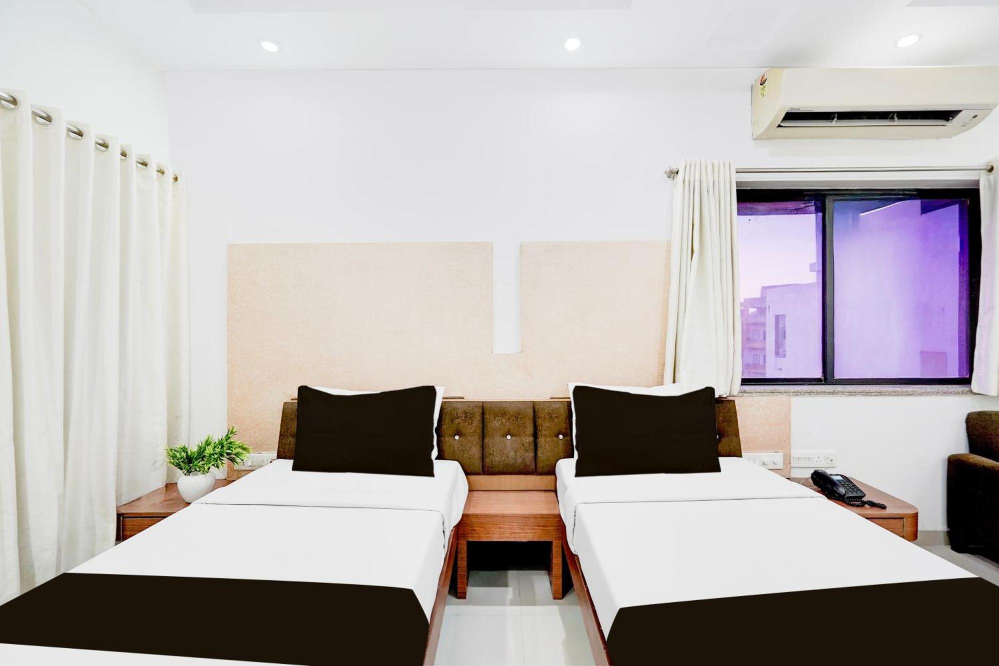 Super Townhouse Mg Road Porbandar Formerly Hotel Harmony Exteriör bild