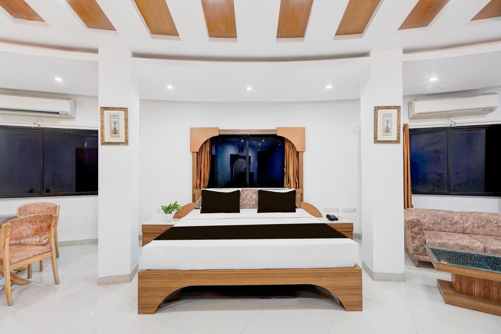Super Townhouse Mg Road Porbandar Formerly Hotel Harmony Exteriör bild