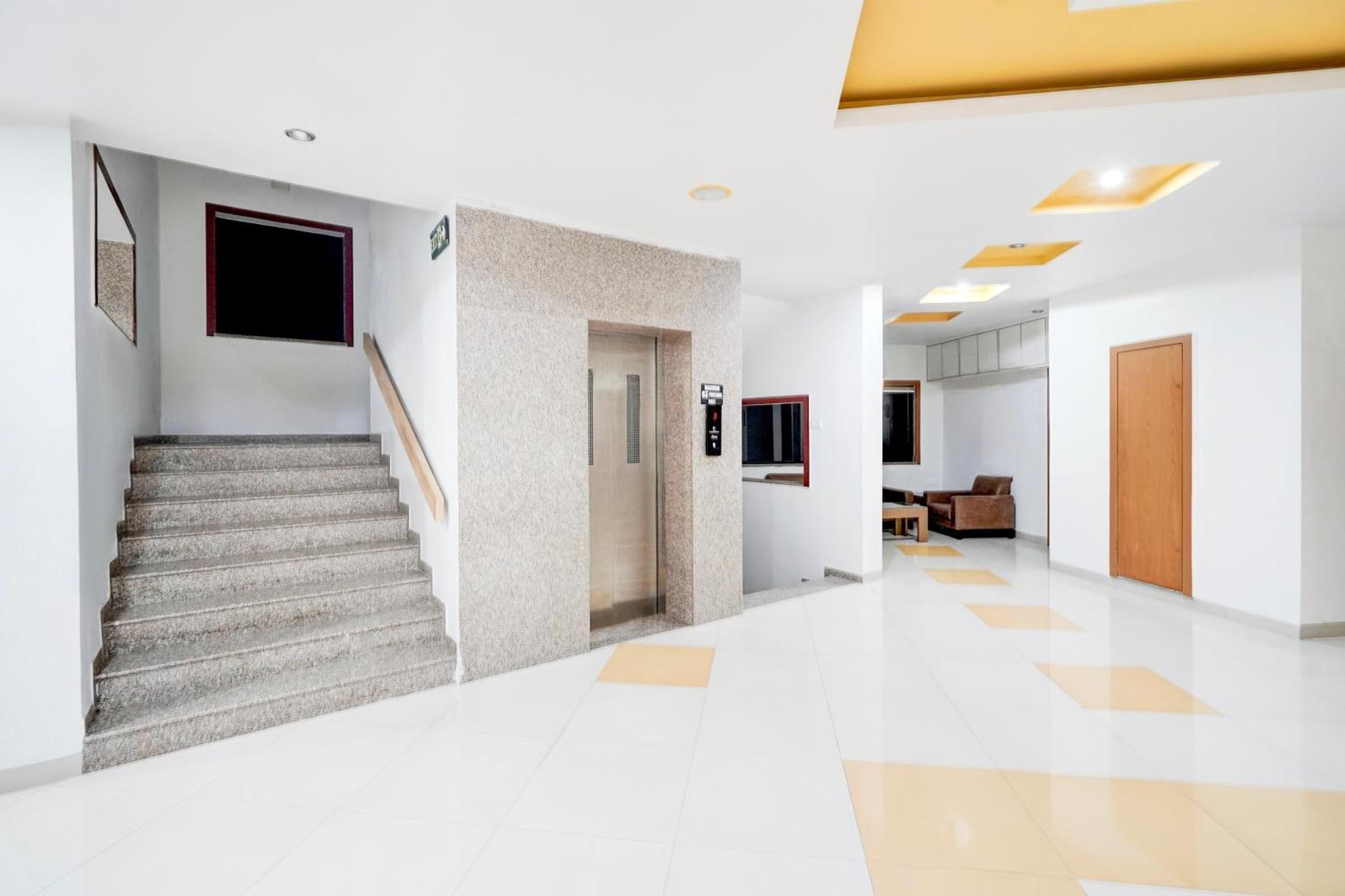 Super Townhouse Mg Road Porbandar Formerly Hotel Harmony Exteriör bild